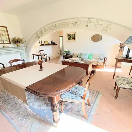 Adam House, Exclusive Pool, Outstanding Views, Vast Garden, Aircon, Sleeps 8