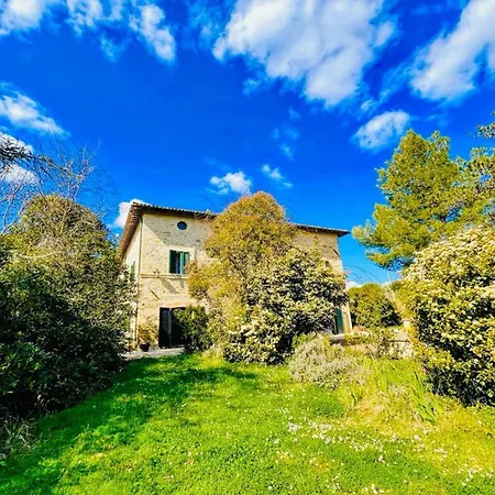 Villa Adam House, Exclusive Pool, Outstanding Views, Vast Garden, Aircon, Sleeps 8 Spoleto