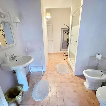 Adam House, Exclusive Pool, Outstanding Views, Vast Garden, Aircon, Sleeps 8 * Spoleto