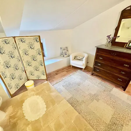 Villa Adam House, Exclusive Pool, Outstanding Views, Vast Garden, Aircon, Sleeps 8 Spoleto