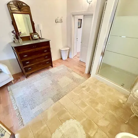 Adam House, Exclusive Pool, Outstanding Views, Vast Garden, Aircon, Sleeps 8 Villa