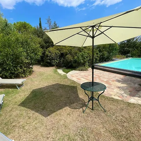 Adam House, Exclusive Pool, Outstanding Views, Vast Garden, Aircon, Sleeps 8 Villa Spoleto