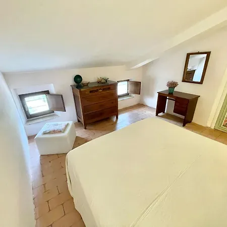 Adam House, Exclusive Pool, Outstanding Views, Vast Garden, Aircon, Sleeps 8 *