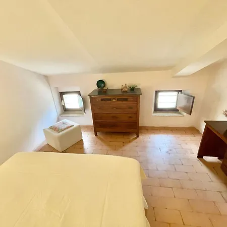 Villa Adam House, Exclusive Pool, Outstanding Views, Vast Garden, Aircon, Sleeps 8