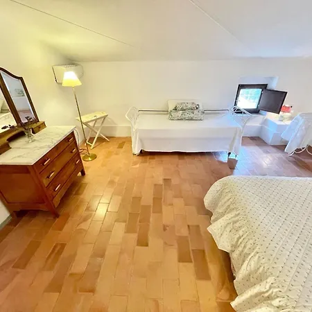 Adam House, Exclusive Pool, Outstanding Views, Vast Garden, Aircon, Sleeps 8 * Spoleto