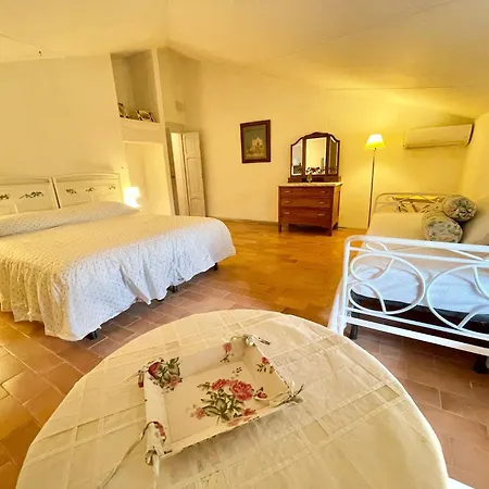 Adam House, Exclusive Pool, Outstanding Views, Vast Garden, Aircon, Sleeps 8 Villa *