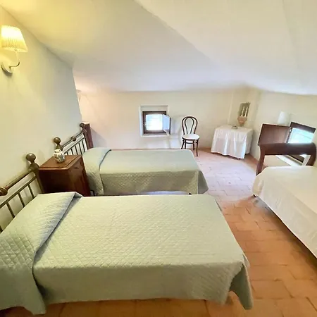 Adam House, Exclusive Pool, Outstanding Views, Vast Garden, Aircon, Sleeps 8 Villa Spoleto