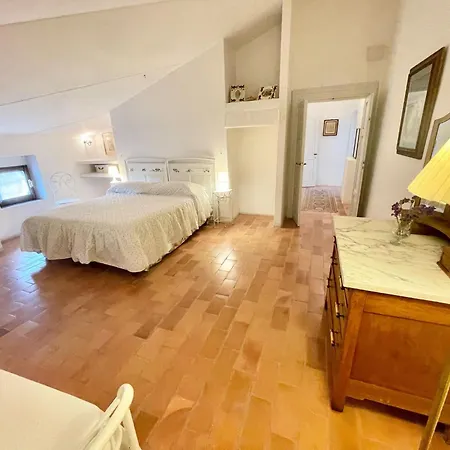 Villa Adam House, Exclusive Pool, Outstanding Views, Vast Garden, Aircon, Sleeps 8