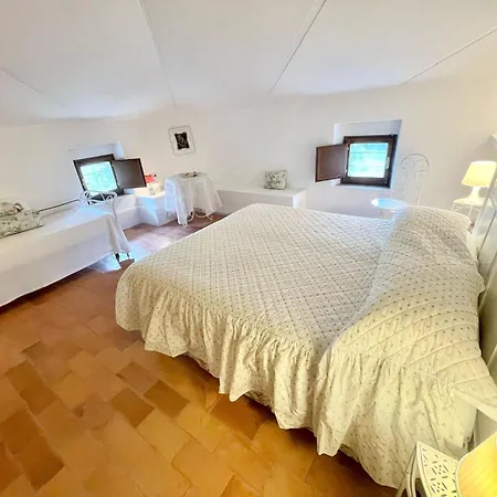 Adam House, Exclusive Pool, Outstanding Views, Vast Garden, Aircon, Sleeps 8 Villa Spoleto