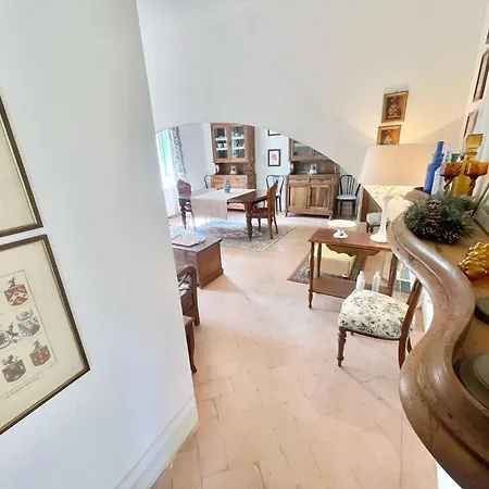 Adam House, Exclusive Pool, Outstanding Views, Vast Garden, Aircon, Sleeps 8 Villa Spoleto