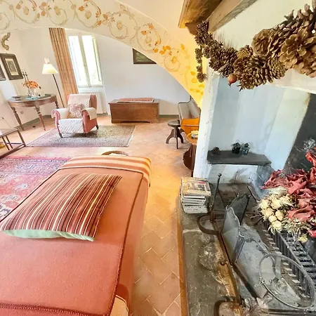 Adam House, Exclusive Pool, Outstanding Views, Vast Garden, Aircon, Sleeps 8