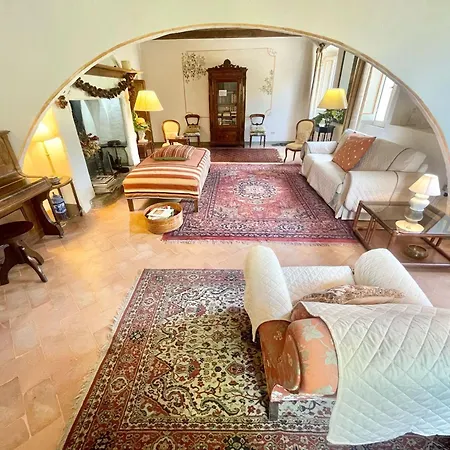 Villa Adam House, Exclusive Pool, Outstanding Views, Vast Garden, Aircon, Sleeps 8