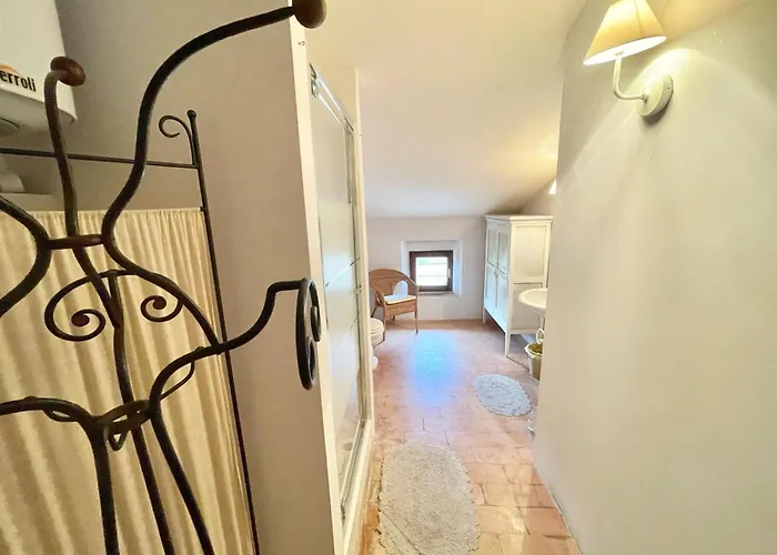 Adam House, Exclusive Pool, Outstanding Views, Vast Garden, Aircon, Sleeps 8