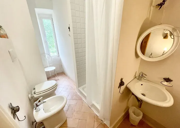 Adam House, Exclusive Pool, Outstanding Views, Vast Garden, Aircon, Sleeps 8 Вилла Сполето