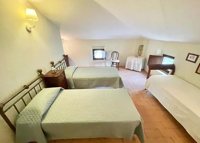 Adam House, Exclusive Pool, Outstanding Views, Vast Garden, Aircon, Sleeps 8 Вилла Сполето