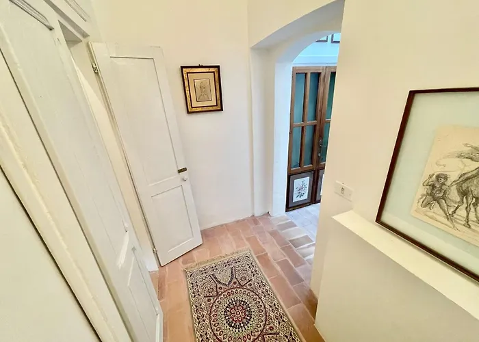 Вилла Adam House, Exclusive Pool, Outstanding Views, Vast Garden, Aircon, Sleeps 8 Сполето