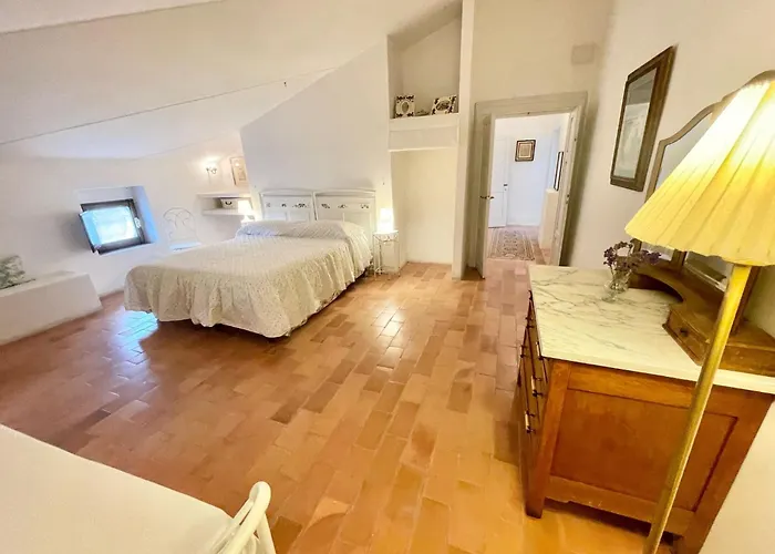 Вилла Adam House, Exclusive Pool, Outstanding Views, Vast Garden, Aircon, Sleeps 8