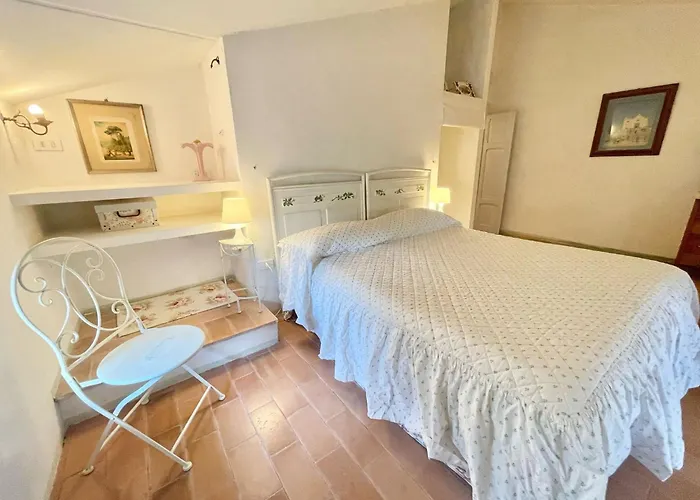 Adam House, Exclusive Pool, Outstanding Views, Vast Garden, Aircon, Sleeps 8 Вилла *