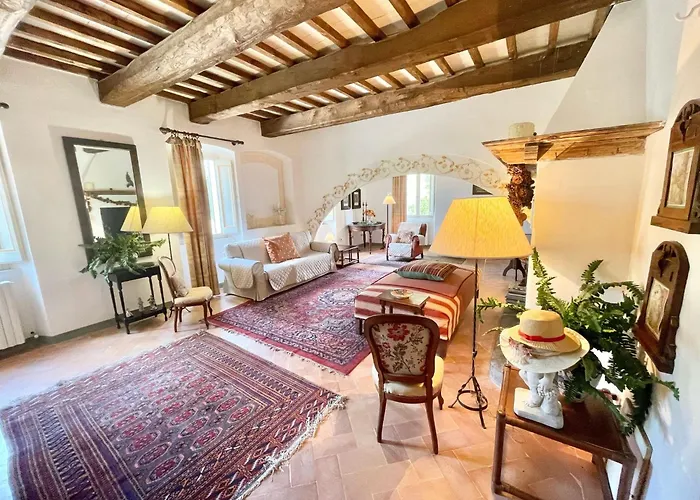 Вилла Adam House, Exclusive Pool, Outstanding Views, Vast Garden, Aircon, Sleeps 8 Сполето