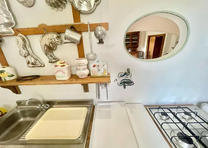 Adam House, Exclusive Pool, Outstanding Views, Vast Garden, Aircon, Sleeps 8 *