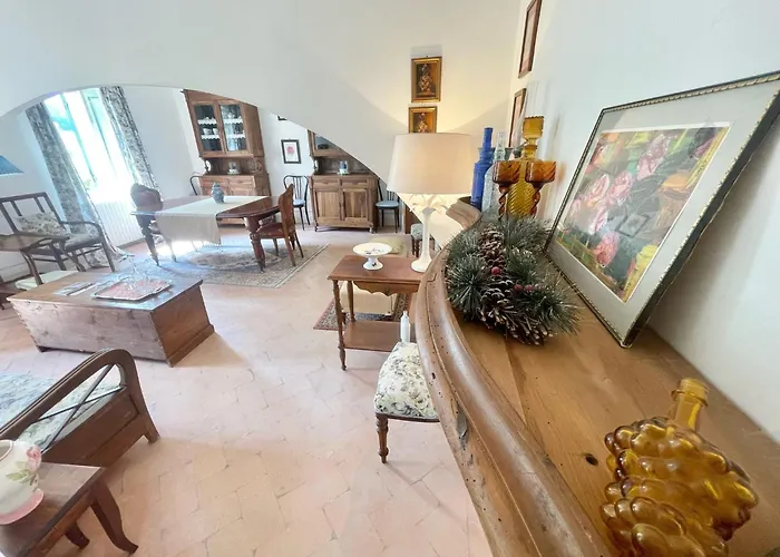 Adam House, Exclusive Pool, Outstanding Views, Vast Garden, Aircon, Sleeps 8 * Сполето