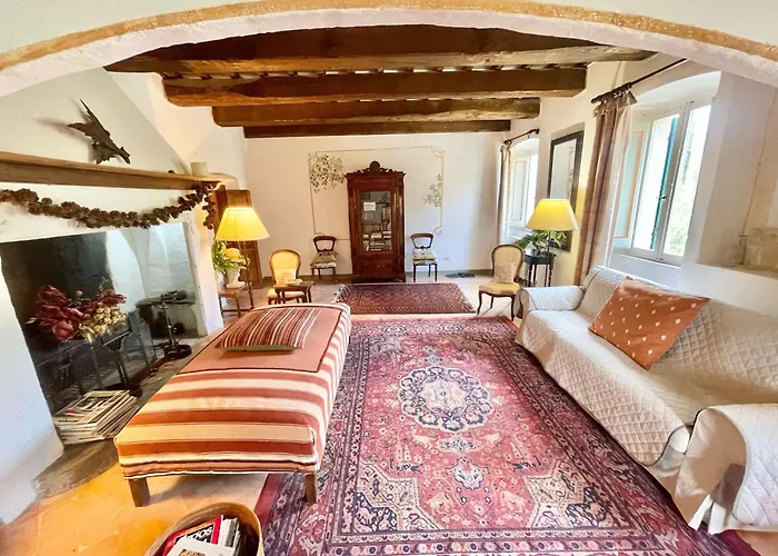 Adam House, Exclusive Pool, Outstanding Views, Vast Garden, Aircon, Sleeps 8 Сполето