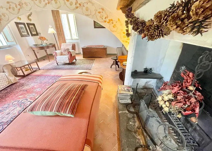 Adam House, Exclusive Pool, Outstanding Views, Vast Garden, Aircon, Sleeps 8