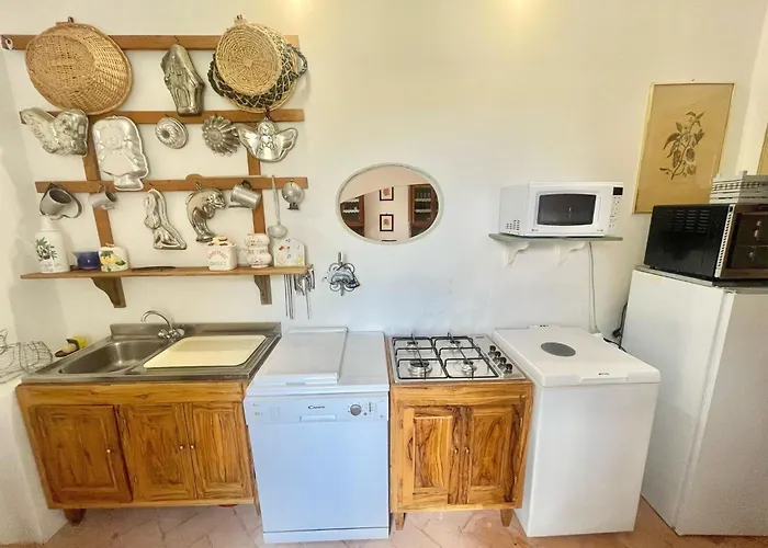 Adam House, Exclusive Pool, Outstanding Views, Vast Garden, Aircon, Sleeps 8 Вилла *