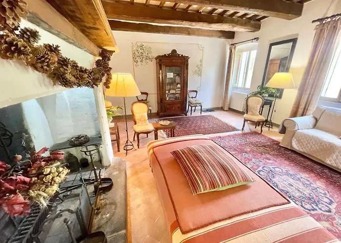 Adam House, Exclusive Pool, Outstanding Views, Vast Garden, Aircon, Sleeps 8 Сполето