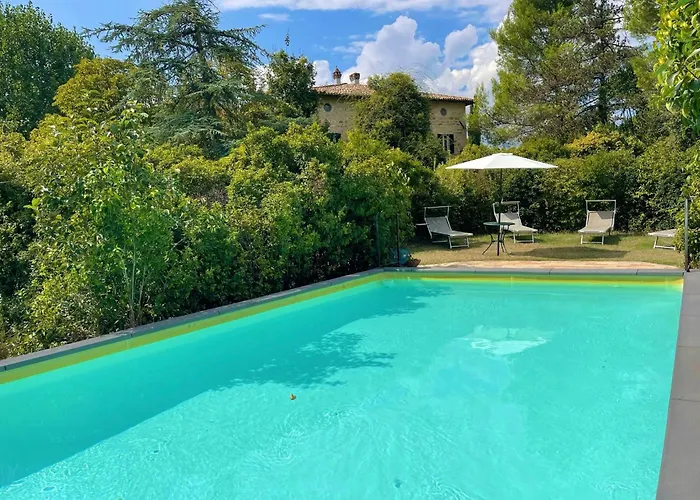 Вилла Adam House, Exclusive Pool, Outstanding Views, Vast Garden, Aircon, Sleeps 8 Сполето