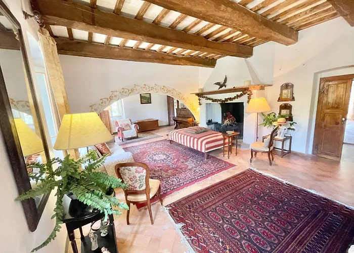 Adam House, Exclusive Pool, Outstanding Views, Vast Garden, Aircon, Sleeps 8 Вилла *